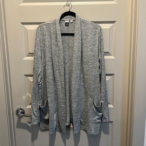 Gap Women’s Lg heather gray sweater